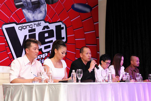 Đại diện Giọng hát Việt cho biết thêm: "Chúng tôi đã thực hiện đúng fomat của chương trình. Nếu thí sinh cảm thấy thích cuộc thi thì họ hoàn toàn có quyền tham gia. Còn bạn H’Zina Bya cảm thấy fomat đó không phù hợp và bạn ấy xin rút thì Ban tổ chức vẫn tôn trọng điều đó.”(Theo giaoduc.net)