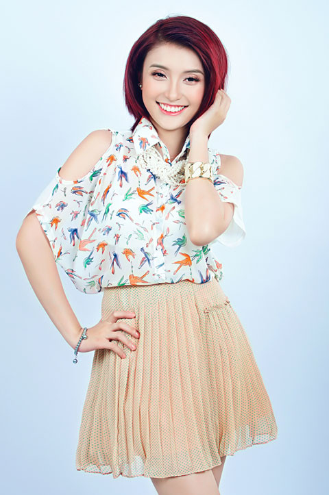 Dù vậy, khi hỏi Như Quỳnh về vấn đề này, cô chỉ cười và nói mình không muốn liên quan đến nó. Còn những vấn đề khác, cô sẵn sàng mở lòng.(Theo infonet) Dù vậy, khi hỏi Như Quỳnh về vấn đề này, cô chỉ cười và nói mình không muốn liên quan đến nó. Còn những vấn đề khác, cô sẵn sàng mở lòng.(Theo infonet)