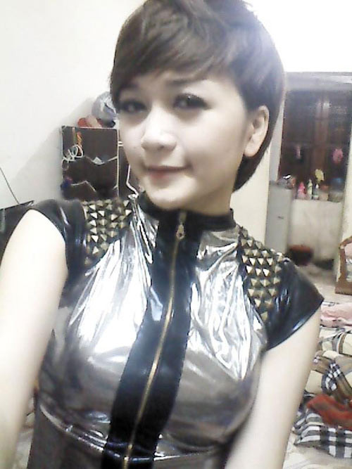 ...lúc thì cô nàng hóa thành Tom boy cá tính