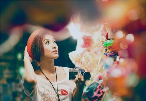 Tiêu Châu Như Quỳnh đang được đông đảo các bạn trẻ yêu mến bởi giọng hát khỏe khoắn và đầy truyền cảm trong cuộc thi The Voice. Tiêu Châu Như Quỳnh đang được đông đảo các bạn trẻ yêu mến bởi giọng hát khỏe khoắn và đầy truyền cảm trong cuộc thi The Voice.