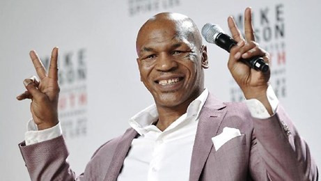 Mike Tyson trong chuyến thăm Hồng Kông
