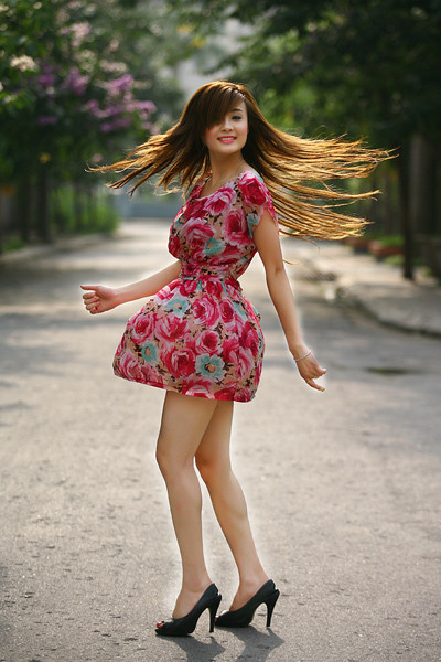 Khánh Chi tự tin đến với cuộc thi Hoa hậu phụ nữ Việt Nam qua ảnh bằng kinh nghiệm tại các cuộc thi nhan sắc ở trường. Khánh Chi tự tin đến với cuộc thi Hoa hậu phụ nữ Việt Nam qua ảnh bằng kinh nghiệm tại các cuộc thi nhan sắc ở trường.