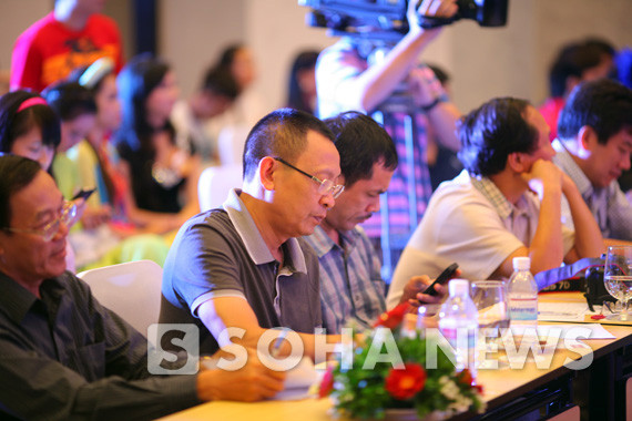 Đặc biệt phần thi sơ khảo Người đẹp tài năng có sự xuất hiện của nhà báo Lại Văn Sâm trong vai trò Tổng đạo diễn chương trình Đặc biệt phần thi sơ khảo Người đẹp tài năng có sự xuất hiện của nhà báo Lại Văn Sâm trong vai trò Tổng đạo diễn chương trình