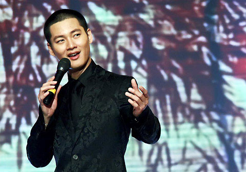 Đức Tuấn cho rằng trong thời gian ngắn các HLV The Voice không thể dạy kỹ thuật cho thí sinh được mà dạy kỹ xảo nhiều hơn. Đức Tuấn cho rằng trong thời gian ngắn các HLV The Voice không thể dạy kỹ thuật cho thí sinh được mà dạy kỹ xảo nhiều hơn.