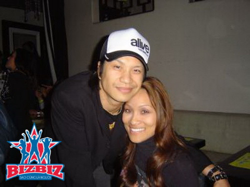 Thế nhưng gần đây rộ lên tin đồn “Dustin Nguyễn chia tay vợ đính hôn cùng BB Phạm”. Người hâm mộ cặp đôi này đang lo lắng những hình ảnh cảm động này sẽ chỉ còn là quá khứ. Thế nhưng gần đây rộ lên tin đồn “Dustin Nguyễn chia tay vợ đính hôn cùng BB Phạm”. Người hâm mộ cặp đôi này đang lo lắng những hình ảnh cảm động này sẽ chỉ còn là quá khứ.