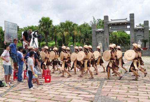 Hiện tại, phim đã thu hình trên 70% với nhiều bối cảnh hoành tráng tại Củ Chi, Bửu Long (Đồng Nai), Đền Hùng (quận 9 - TP.HCM)... Hiện tại, phim đã thu hình trên 70% với nhiều bối cảnh hoành tráng tại Củ Chi, Bửu Long (Đồng Nai), Đền Hùng (quận 9 - TP.HCM)...