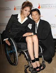 Vợ Dustin Nguyễn từng là 1 người mẫu, cô không may bị tai nạn trong lần đi thử áo cưới. Sau khi tai nạn xảy ra, Angela đã yêu cầu Dustin Nguyễn bỏ mình, tuy nhiên, đám cưới vẫn diễn ra như 1 kết thúc có hậu của cặp đôi. Vợ Dustin Nguyễn từng là 1 người mẫu, cô không may bị tai nạn trong lần đi thử áo cưới. Sau khi tai nạn xảy ra, Angela đã yêu cầu Dustin Nguyễn bỏ mình, tuy nhiên, đám cưới vẫn diễn ra như 1 kết thúc có hậu của cặp đôi.