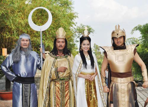 Phim còn có sự tham gia của các diễn viên như danh hài Duy Phương, Hiếu Hiền, Phương Anh Idol... Tuyến nhân vật phụ này có nhiệm vụ tung hứng để lấy tiếng cười của khán giả. Riêng tướng Sam Linh do Nhật Tinh Anh thủ vai là vai được đạo diễn đo ni đóng giày dành cho cựu thành viên 1088. Phim còn có sự tham gia của các diễn viên như danh hài Duy Phương, Hiếu Hiền, Phương Anh Idol... Tuyến nhân vật phụ này có nhiệm vụ tung hứng để lấy tiếng cười của khán giả. Riêng tướng Sam Linh do Nhật Tinh Anh thủ vai là vai được đạo diễn đo ni đóng giày dành cho cựu thành viên 1088.