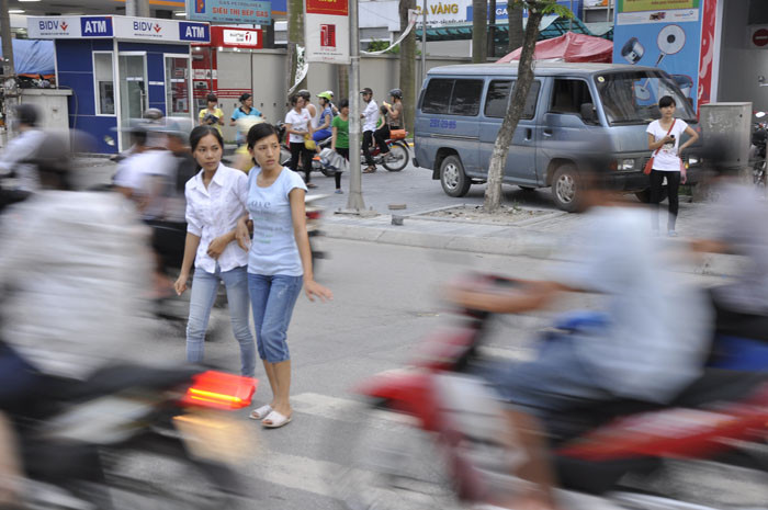 Việc chấp hành luật an toàn giao thông là trách nhiệm của tất cả mọi người. Việc chấp hành luật an toàn giao thông là trách nhiệm của tất cả mọi người.