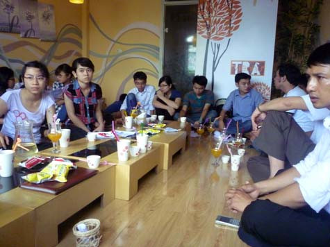 Nhiều phụ huynh, ứng viên vô cùng bức xúc về việc dừng du học năm 2012 Nhiều phụ huynh, ứng viên vô cùng bức xúc về việc dừng du học năm 2012