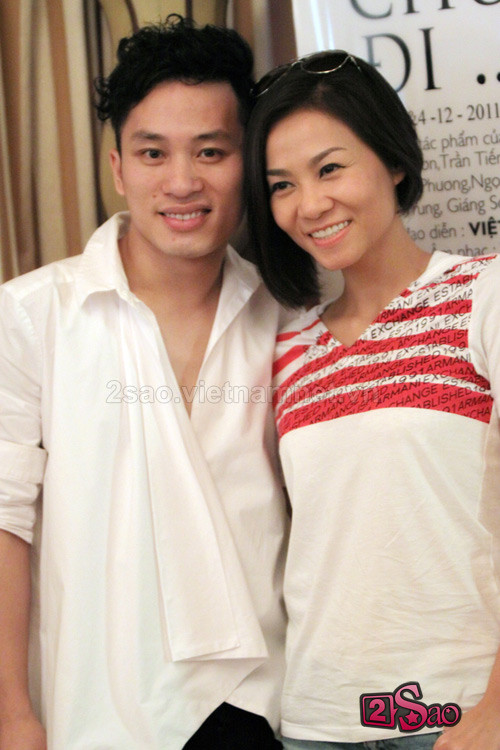 Cách đây vài năm, trong chương trình Con đường âm nhạc của nhạc sĩ Phó Đức Phương, Tùng Dương và Thu Minh đã song ca ca khúc "Chảy đi sông ơi" thành công ngoài sức tưởng tượng dù trước đấy, hai người "nhảy dựng" lên vì không nghĩ mình có thể hợp với người kia hay đến vậy. Cách đây vài năm, trong chương trình Con đường âm nhạc của nhạc sĩ Phó Đức Phương, Tùng Dương và Thu Minh đã song ca ca khúc "Chảy đi sông ơi" thành công ngoài sức tưởng tượng dù trước đấy, hai người "nhảy dựng" lên vì không nghĩ mình có thể hợp với người kia hay đến vậy.