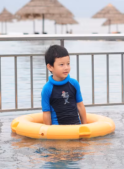 Trong dịp Jennifer Phạm vào Đà Nẵng để đảm nhận vai trò MC cho đêm chung kết Hoa hậu Việt Nam 2012, Bảo Nam cũng có những ngày vui đùa thỏa thích. Cậu bé rất thích nghịch nước và ngày nào cũng đòi mẹ cho đi bơi. Trong dịp Jennifer Phạm vào Đà Nẵng để đảm nhận vai trò MC cho đêm chung kết Hoa hậu Việt Nam 2012, Bảo Nam cũng có những ngày vui đùa thỏa thích. Cậu bé rất thích nghịch nước và ngày nào cũng đòi mẹ cho đi bơi.