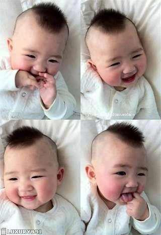 Trên Facebook Đẹp+, các thành viên trầm trồ xuýt xoa trước loạt ảnh biểu cảm ngộ nghĩnh của chú bé này. Trên Facebook Đẹp+, các thành viên trầm trồ xuýt xoa trước loạt ảnh biểu cảm ngộ nghĩnh của chú bé này.