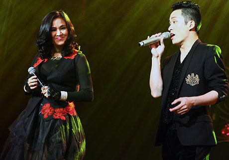 Tùng Dương và Thanh Lam kết hợp rất thành công trong liveshow “Yêu” của Thanh lam, Tùng Dương và Thanh Lam sẽ tái hợp với Không còn mùa thu trong liveshow đặc biệt vào 15/9 tại Nhà hát lớn Hà Nội với tên gọi “Tùng Dương hát tình ca”. Tùng Dương và Thanh Lam kết hợp rất thành công trong liveshow “Yêu” của Thanh lam, Tùng Dương và Thanh Lam sẽ tái hợp với Không còn mùa thu trong liveshow đặc biệt vào 15/9 tại Nhà hát lớn Hà Nội với tên gọi “Tùng Dương hát tình ca”.