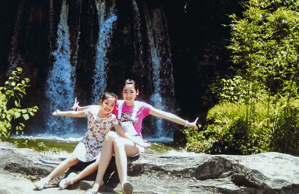 Coi Ngọc Hân là thần tượng, Tú Anh sẽ không lấn sân vào giới showbiz mà thích một cuộc sống bình thường và tham gia các hoạt động từ thiện. Cô cho biết: "Hoa hậu không phải là một cái nghề và sắc đẹp nào cũng chỉ tồn tại trong một thời gian nhất định. Bởi vậy, em không muốn nổi tiếng bằng cách tạo ồn ào. Em muốn dành thời gian làm những việc có ích cho xã hội".