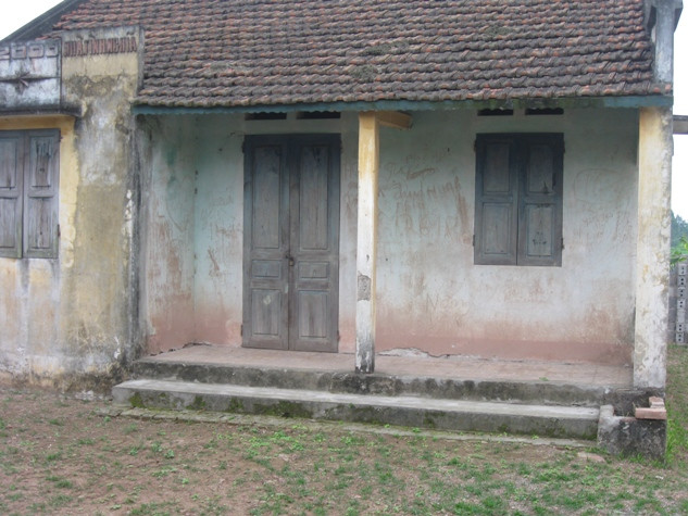 Ngôi nhà hoang nơi K.O bị đánh và nhục hình Ngôi nhà hoang nơi K.O bị đánh và nhục hình