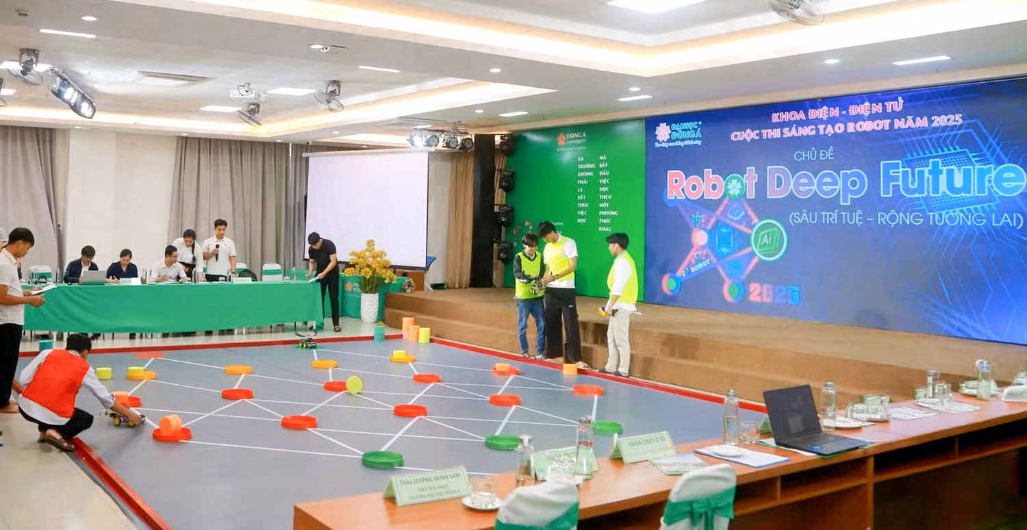 anh-3-cuoc-thi-sang-tao-robot-deep-future.jpg
