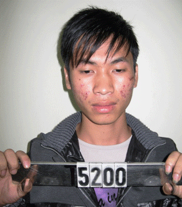 Đối tượng Linh tại cơ quan công an Đối tượng Linh tại cơ quan công an