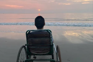 Chàng trai liệt tứ chi vượt lên số phận: "Mọi giới hạn chỉ là tạm thời"