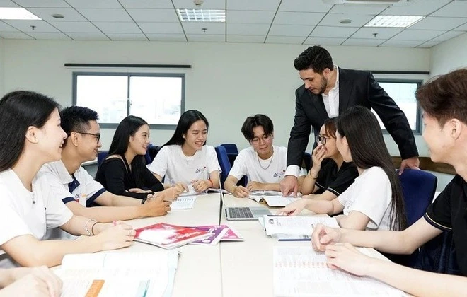 Muốn giữ chân nhân tài cần có CTĐT xuất sắc, tối thiểu 50% giáo sư giỏi từ nước ngoài tham gia