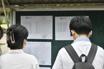 Học sinh được 10 điểm thi tốt nghiệp, trường vinh danh giáo viên bộ môn có phù hợp?