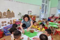 Dự kiến được hưởng phụ cấp ưu đãi 45-80%, thu nhập GV mầm non ra sao?