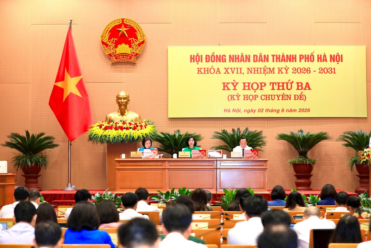Quang cảnh phiên họp chiều 2/6. Ảnh: HNP.
