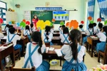 Giao chủ tịch UBND tỉnh phê duyệt tài liệu GD địa phương là phù hợp với thực tế