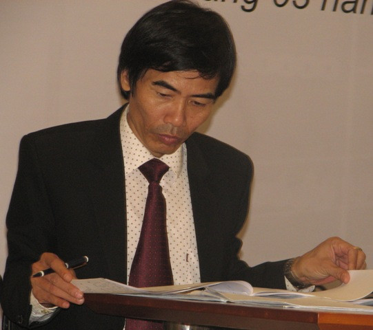 TS Lê Thẩm Dương cho biết sẽ tiếp tục nhận lời mời tham gia giảng dạy và trao đổi cùng các trường ĐH, CĐ và các tập đoàn kinh tế, doanh nghiệp trong thời gian tới TS Lê Thẩm Dương cho biết sẽ tiếp tục nhận lời mời tham gia giảng dạy và trao đổi cùng các trường ĐH, CĐ và các tập đoàn kinh tế, doanh nghiệp trong thời gian tới