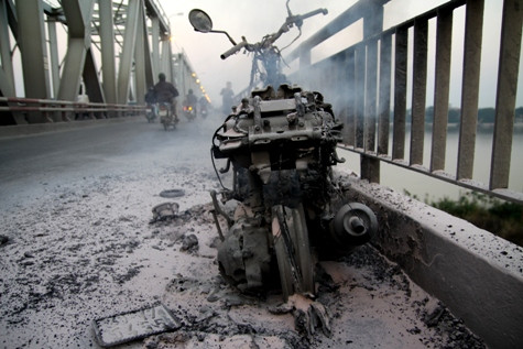 Theo đại diện hãng xe SYM, sau khi rà soát lại thông tin, chiếc Attila bị cháy này chưa được bảo hành hơn 2 năm qua. Theo đại diện hãng xe SYM, sau khi rà soát lại thông tin, chiếc Attila bị cháy này chưa được bảo hành hơn 2 năm qua.