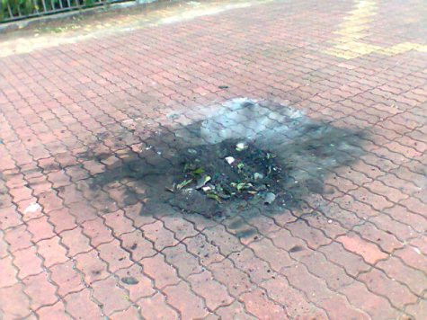 Sau khi chiếc xe bị cháy rụi, chủ nhân đã bán cho một người mua đồng nát với giá 350.000 đồng