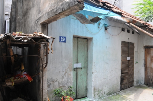Ngôi nhà của cháu Quỳnh đã bị niêm phong. Ngôi nhà của cháu Quỳnh đã bị niêm phong.