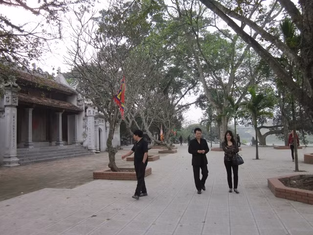 Tuy không đông, nhưng những du khách đến đây đều hài lòng khi ra về