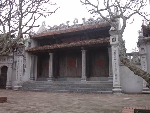 Chùa Bà Đanh với đền Trúc, Ngũ Động Thi Sơn (núi Cấm), khu du lịch sinh thái Tam Chúc (Ba Sao), Bát cảnh Tiên cùng với hệ thống các bến thuỷ dọc dài sông Đáy từ ngã 3 Hồng Phú, thành phố Phủ Lý sẽ khá lý tưởng cho khách du lịch thăm quan.