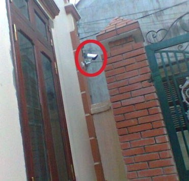 Những chiếc camera được lắp đặt trong và ngoài nhà của Tạ Công Hạnh