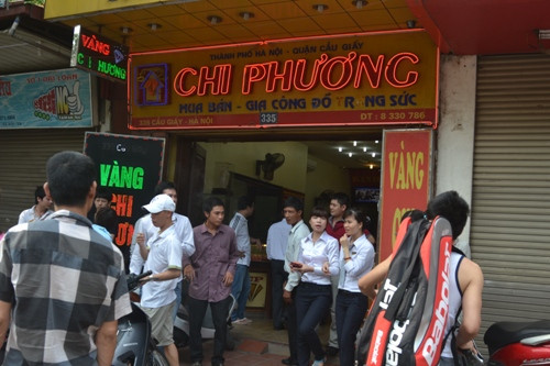 Hà Nội: Bắt quả tang một nam thanh niên trộm vàng ảnh 2 Hà Nội: Bắt quả tang một nam thanh niên trộm vàng ảnh 2