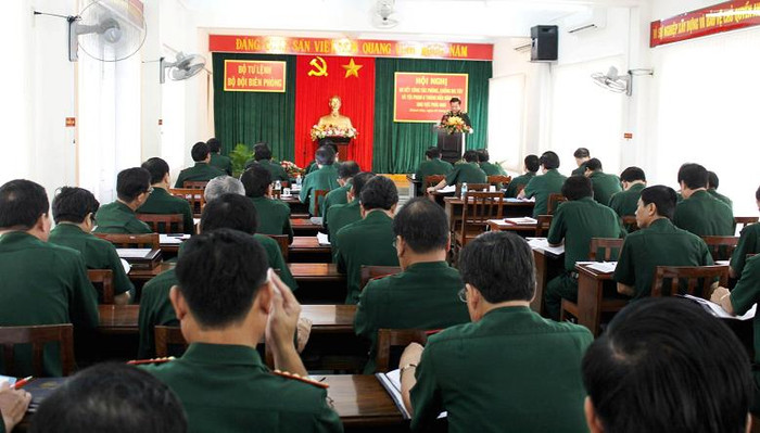 Các đại biểu phát biểu tại hội nghị.