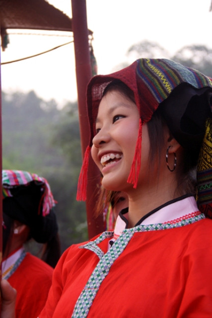 Thiếu nữ Thái (Nghệ An) xúng xính trong điệu xòe Thiếu nữ Thái (Nghệ An) xúng xính trong điệu xòe