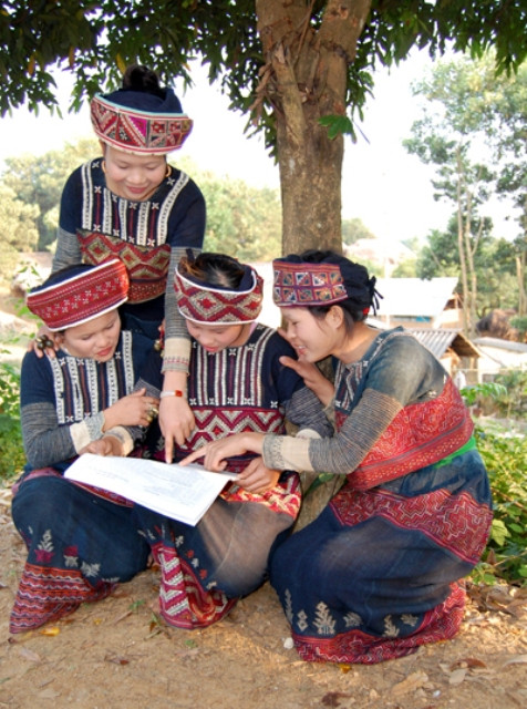 Thiếu nữ dân tộc Xá Phó (Yên Bái) Thiếu nữ dân tộc Xá Phó (Yên Bái)