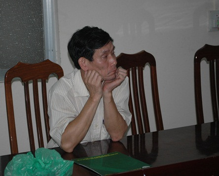 Đối tượng Nguyễn Văn Ái bị bắt giữ tại cơ quan công an Đối tượng Nguyễn Văn Ái bị bắt giữ tại cơ quan công an