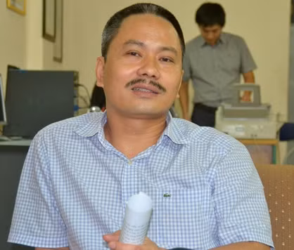 Ông Phạm Văn Duân - Quyền trưởng phòng Dự án 1, trực tiếp quản lí các đơn vị thi công công trình trao đổi với phóng viên Ông Phạm Văn Duân - Quyền trưởng phòng Dự án 1, trực tiếp quản lí các đơn vị thi công công trình trao đổi với phóng viên
