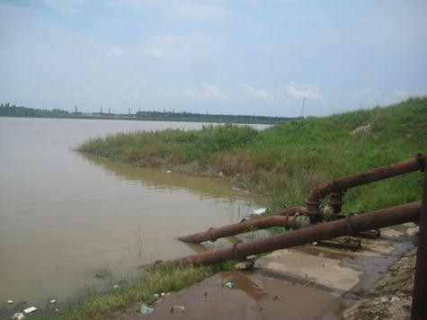 Trạm bơm xã Xuân Phú, huyện Phúc Thọ nơi phát hiện 1 chiếc chân người phụ nữ vào ngày 1/7 Trạm bơm xã Xuân Phú, huyện Phúc Thọ nơi phát hiện 1 chiếc chân người phụ nữ vào ngày 1/7