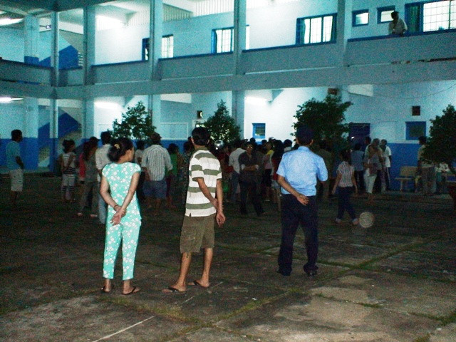 Người nhà nạn nhân bức xúc tại bệnh viện - Ảnh: H.C Người nhà nạn nhân bức xúc tại bệnh viện - Ảnh: H.C