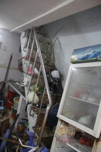 Hiện trường vụ tai nạn tại quán phở số 35, phố Trung Liệt, Hà Nội. Hiện trường vụ tai nạn tại quán phở số 35, phố Trung Liệt, Hà Nội.