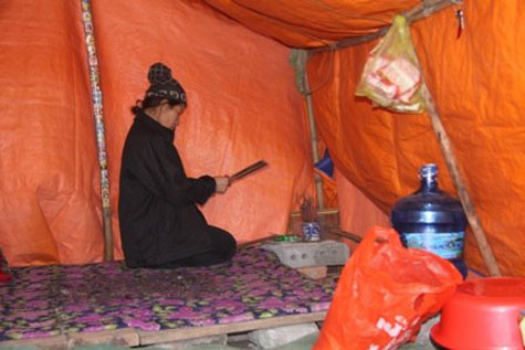 Vợ ông Vươn mong các cơ quan chức năng mau chóng vào cuộc, để làm rõ sự chân thực của câu chuyện và lấy lại niềm tin cho người dân. Vợ ông Vươn mong các cơ quan chức năng mau chóng vào cuộc, để làm rõ sự chân thực của câu chuyện và lấy lại niềm tin cho người dân.