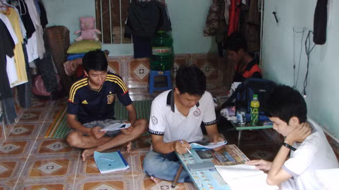 Sinh viên thuê nhà riêng rồi cho thuê lại vừa giảm chi phí thuê nhà lại vừa có thêm thu nhập (Ảnh minh họa)