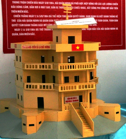 Mô hình nhà trên các đảo thuộc quần đảo Trường Sa