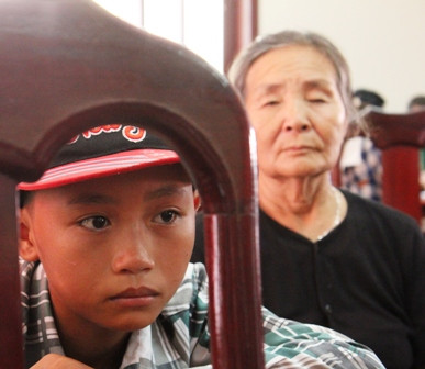 Tương lai mờ mịt đối với người thân của phu trầm bị giết Tương lai mờ mịt đối với người thân của phu trầm bị giết