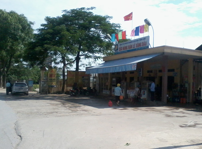 Cửa hàng xăng dầu 136 Phạm Văn Đồng nơi nhân viên bán xăng bị bắt tận tay ăn bớt Cửa hàng xăng dầu 136 Phạm Văn Đồng nơi nhân viên bán xăng bị bắt tận tay ăn bớt