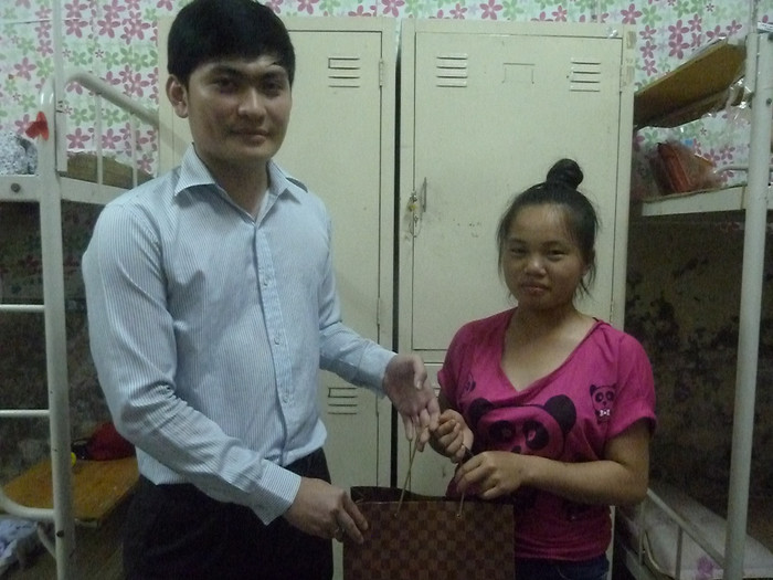 Sĩ tử người Mông và câu chuyện một gói tăm ở Hà Nội giá 70 nghìn đồng ảnh 2 Sĩ tử người Mông và câu chuyện một gói tăm ở Hà Nội giá 70 nghìn đồng ảnh 2